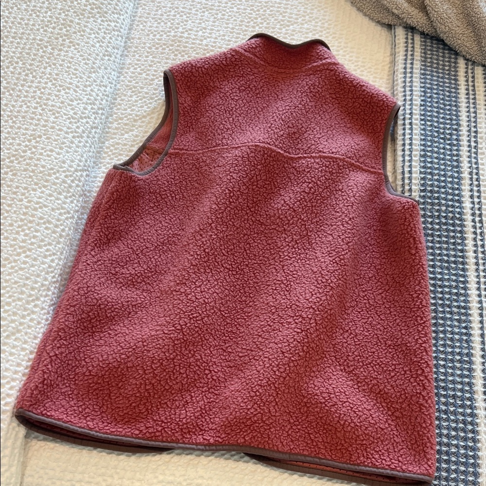 Patagonia Women's Pile Fleece Vest in Rose - Picture 4 of 4